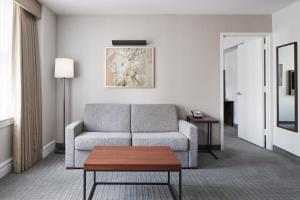 club quarters hotel downtown houston