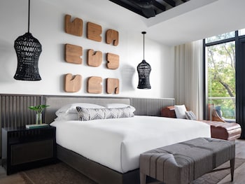 kimpton grand roatan resort and spa an ihg hotel