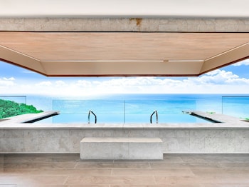 kimpton grand roatan resort and spa an ihg hotel