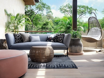 kimpton grand roatan resort and spa an ihg hotel