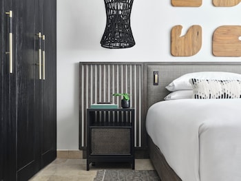 kimpton grand roatan resort and spa an ihg hotel