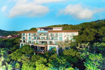 kimpton grand roatan resort and spa an ihg hotel
