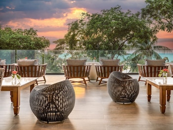 kimpton grand roatan resort and spa an ihg hotel