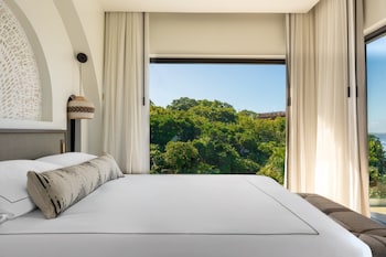 kimpton grand roatan resort and spa an ihg hotel