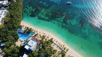 kimpton grand roatan resort and spa an ihg hotel