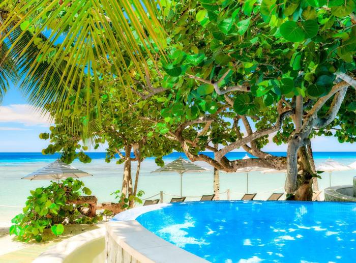 kimpton grand roatan resort and spa an ihg hotel