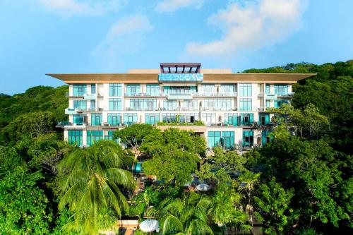 kimpton grand roatan resort and spa an ihg hotel
