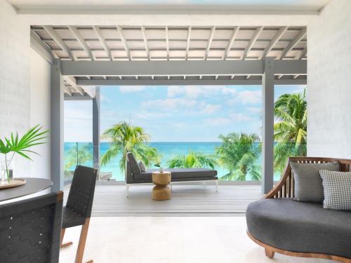 kimpton grand roatan resort and spa an ihg hotel