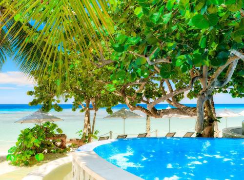 kimpton grand roatan resort and spa an ihg hotel