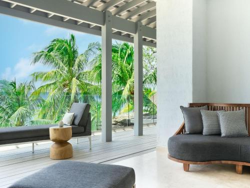 kimpton grand roatan resort and spa an ihg hotel