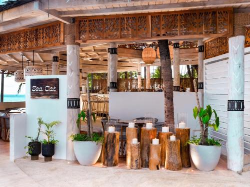 kimpton grand roatan resort and spa an ihg hotel