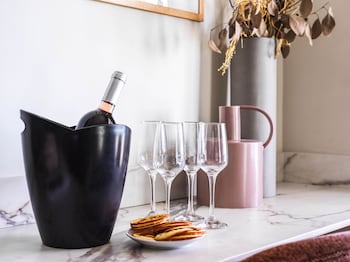 liv mackenzie beach suites