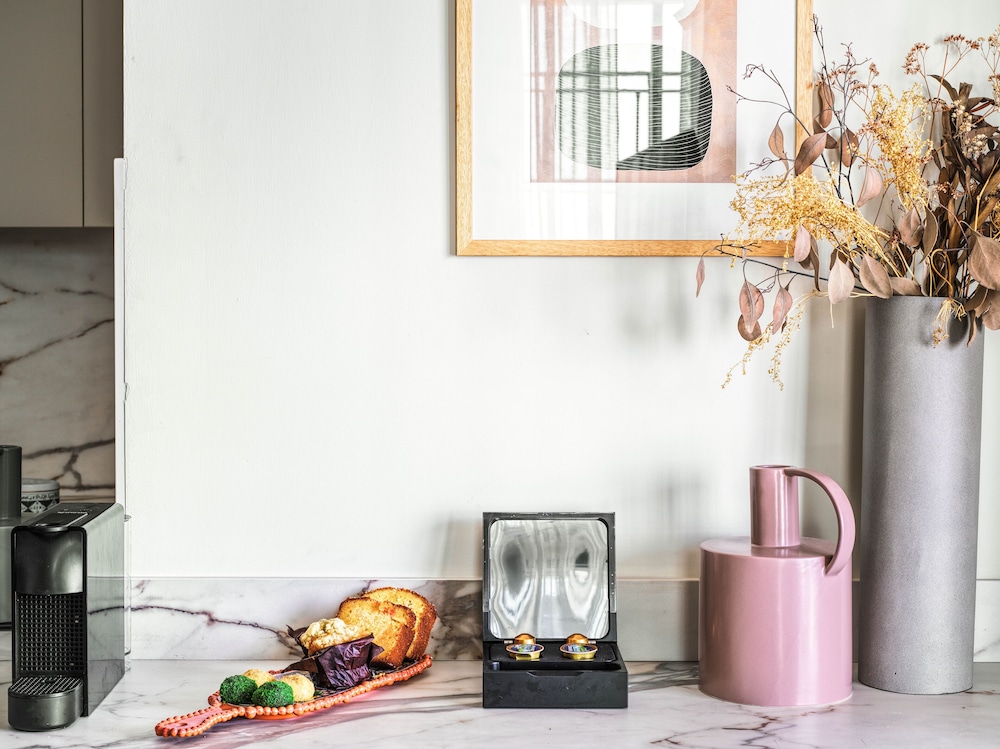 liv mackenzie beach suites