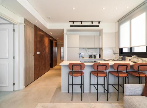 liv mackenzie beach suites