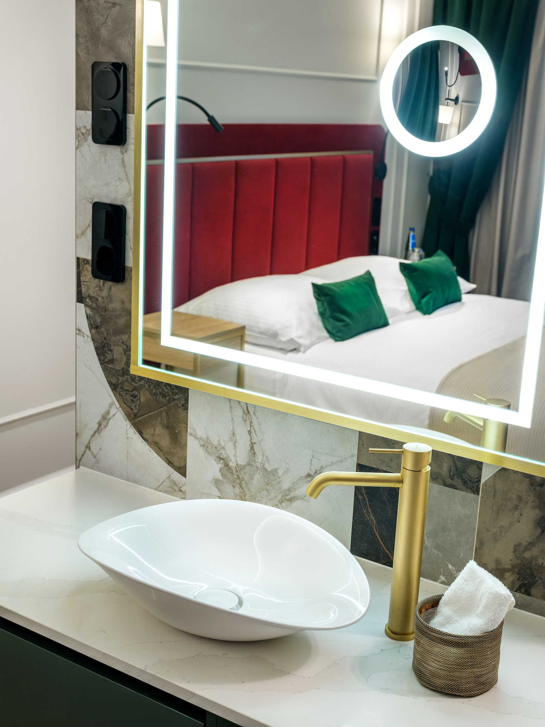 golden queen aparthotel