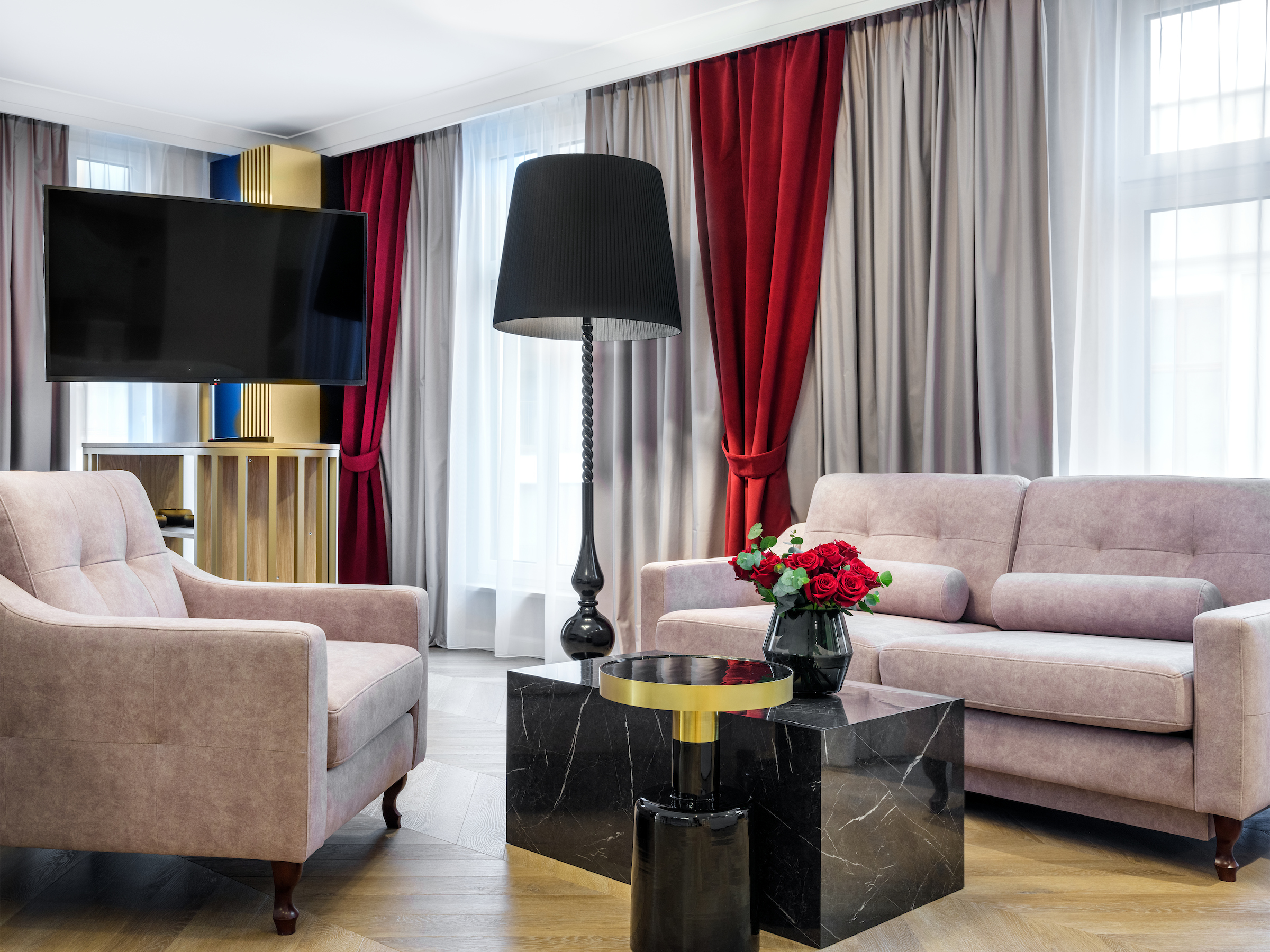 golden queen aparthotel