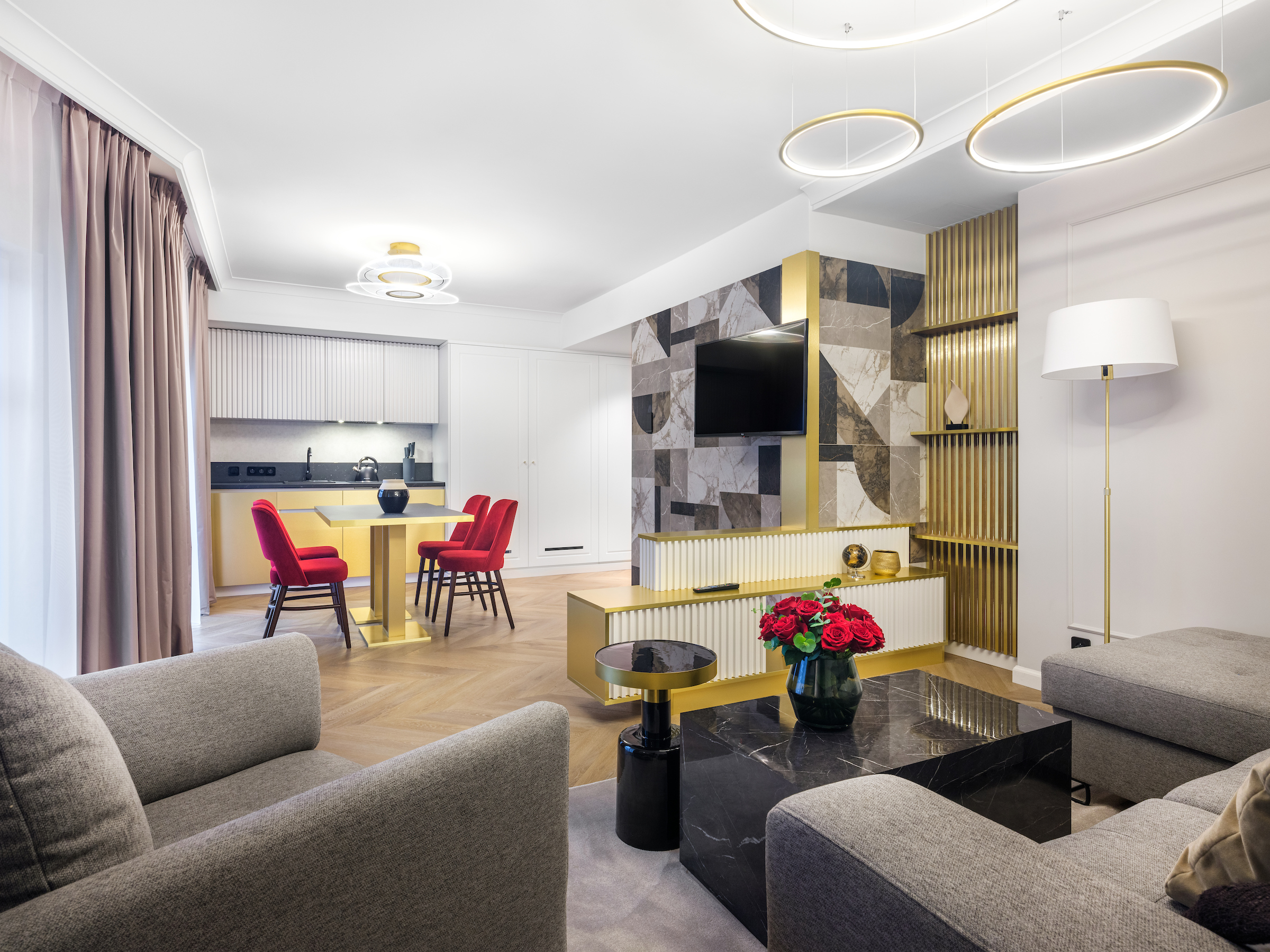 golden queen aparthotel