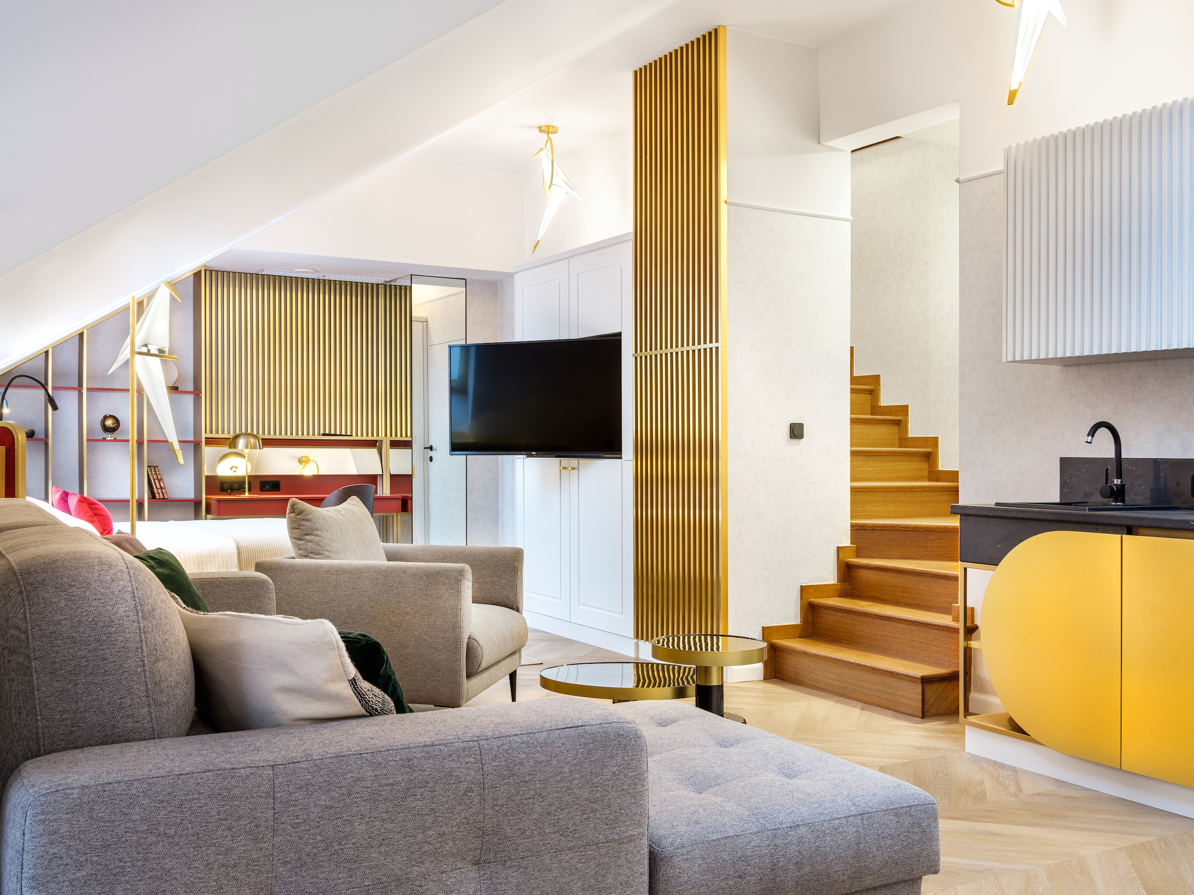 golden queen aparthotel