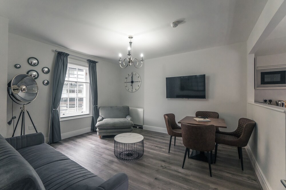 clarence street townhouse