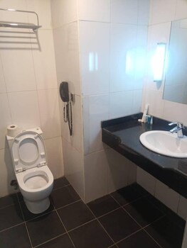 golden tulip essentials owerri