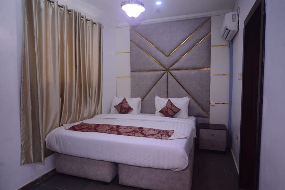 nobis apartments