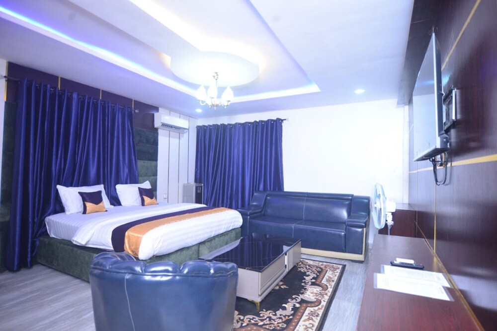 nobis apartments