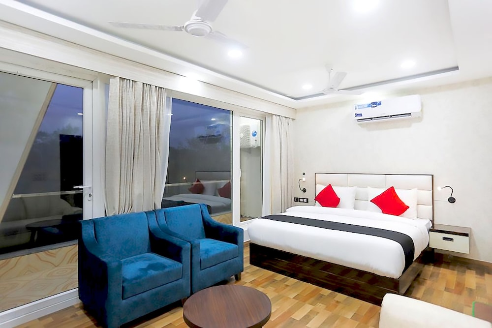 m k hotel and restaurant