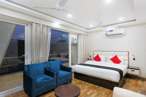 m k hotel and restaurant