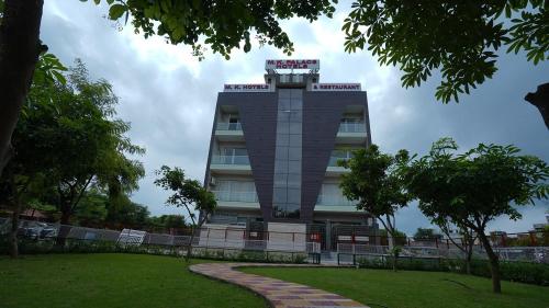 m k hotel and restaurant