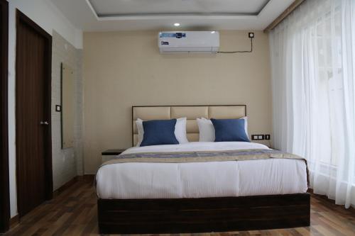 m k hotel and restaurant