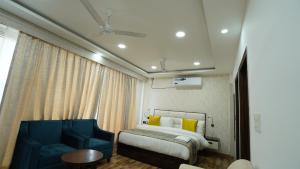 m k hotel and restaurant