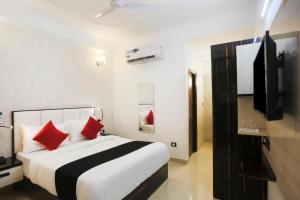 m k hotel and restaurant