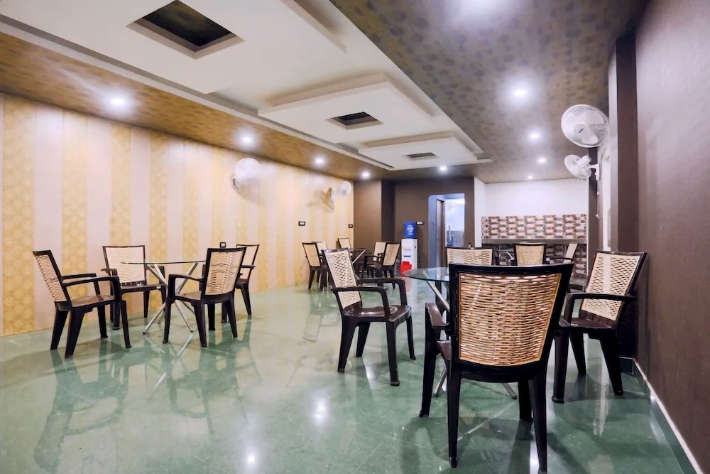 M K Hotel & Restaurant,Greater Noida>>Delhi,2.5 star