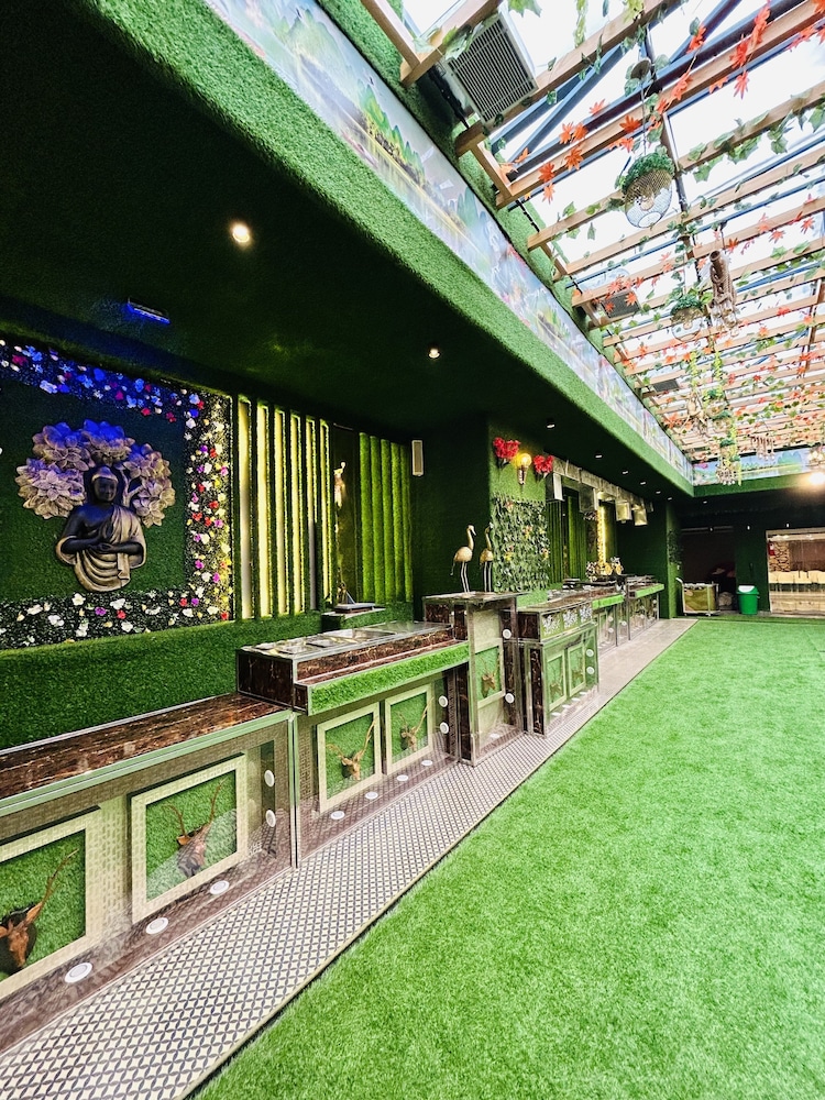 shree jee hotel