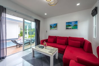 lark pool villa krabi