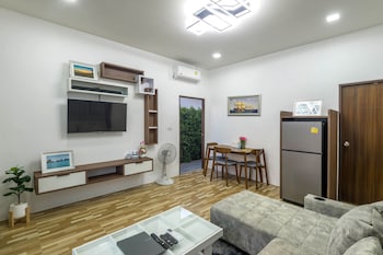 lark pool villa krabi