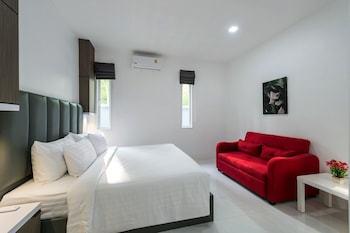 lark pool villa krabi