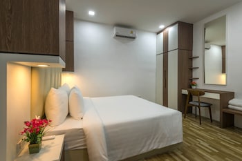 lark pool villa krabi