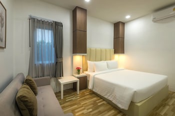 lark pool villa krabi