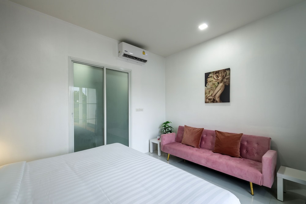lark pool villa krabi