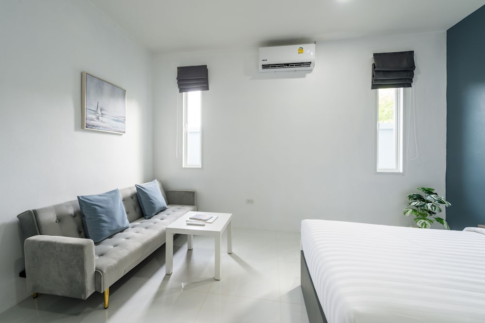 lark pool villa krabi