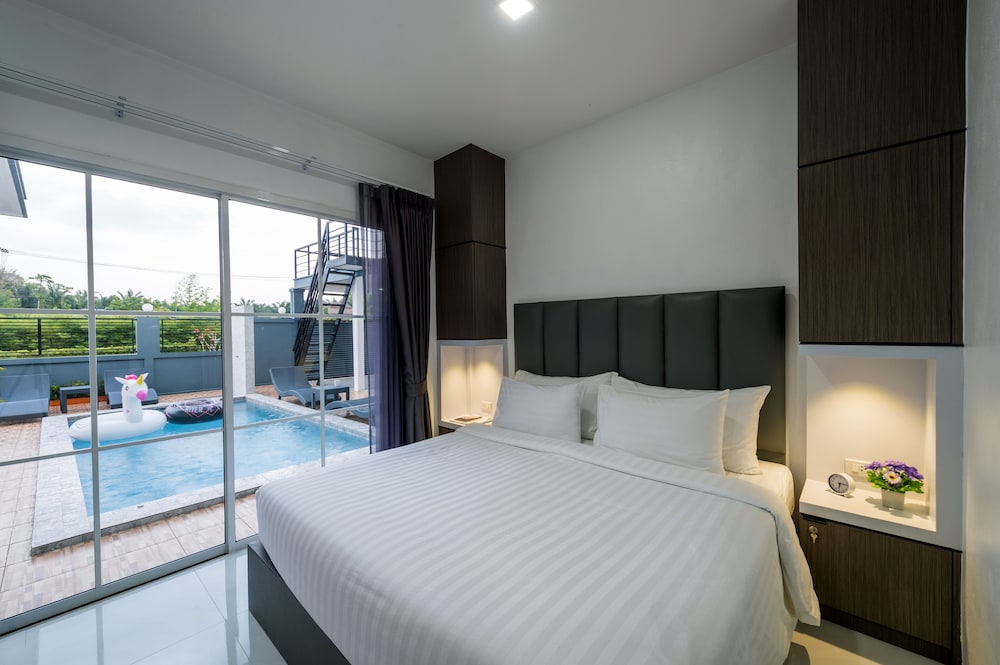 lark pool villa krabi