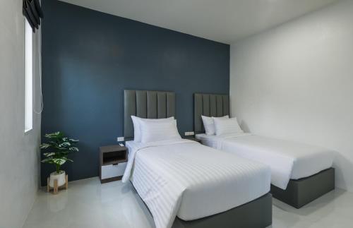 lark pool villa krabi