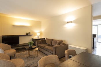 dukes apartments grand place