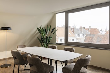 dukes apartments grand place