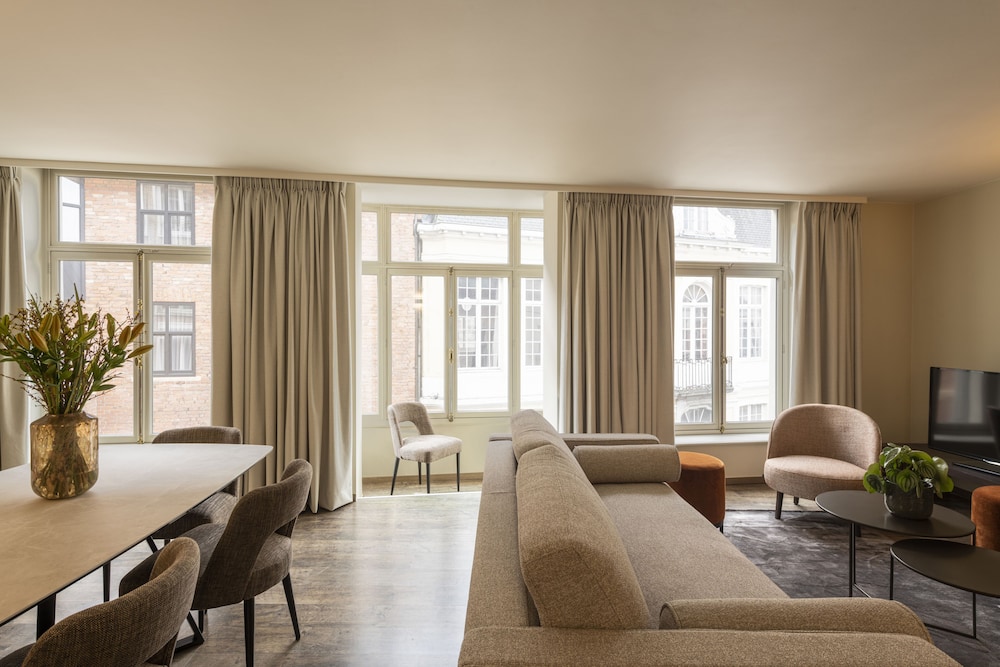 dukes apartments grand place