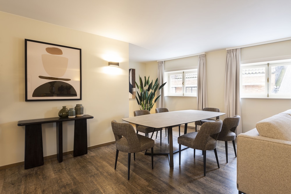 dukes apartments grand place