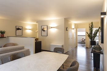 dukes apartments grand place