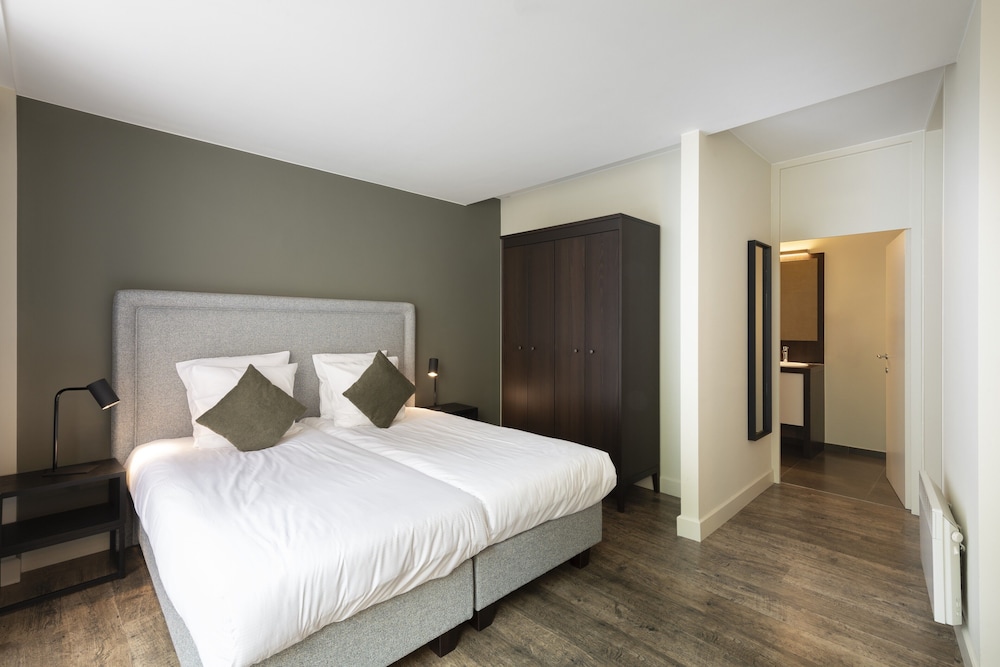 dukes apartments grand place