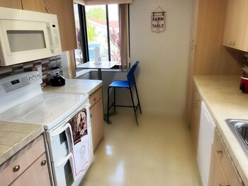 amazing and cozy duplex near zoo miami